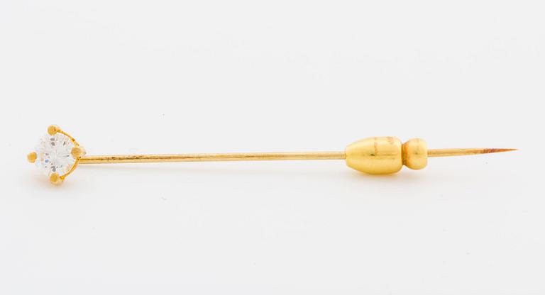 A circa 0.45 ct brilliant-cut diamond pin.