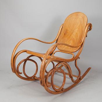 GUNGSTOL, stämplad Thonet, 1900-talets början.