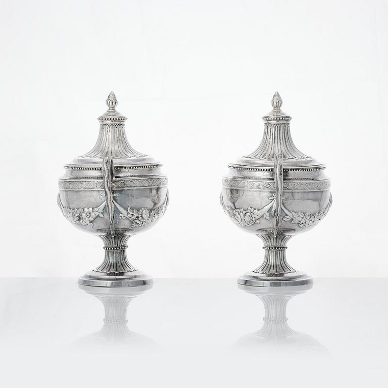 A pair of Swedish Gustavian silver sugar-bowls, mark of Johan Malmstedt, Gothenburg 1786.