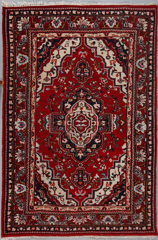 MATTA, Hamadan, ca 200 x 136 cm.