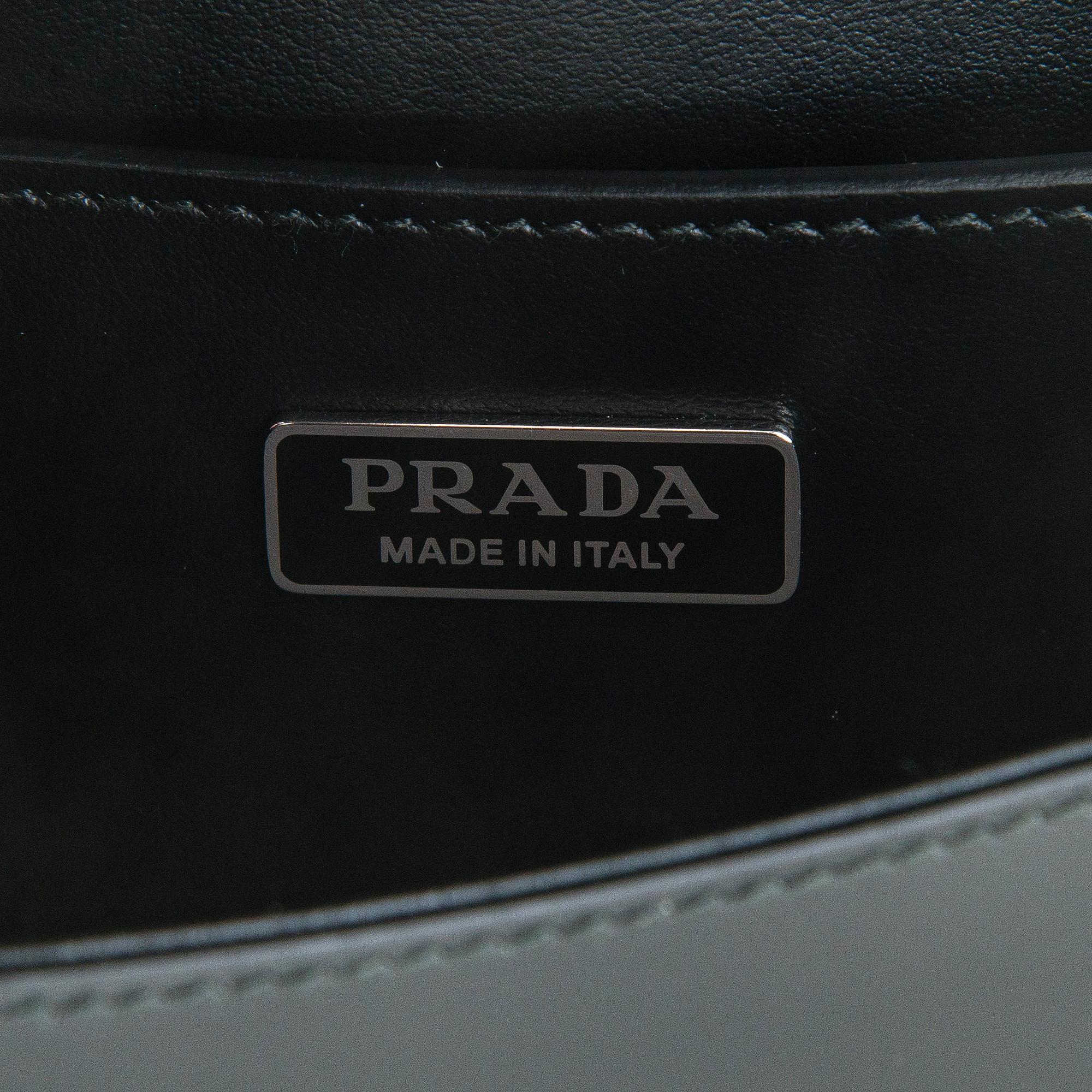 Prada, väska.