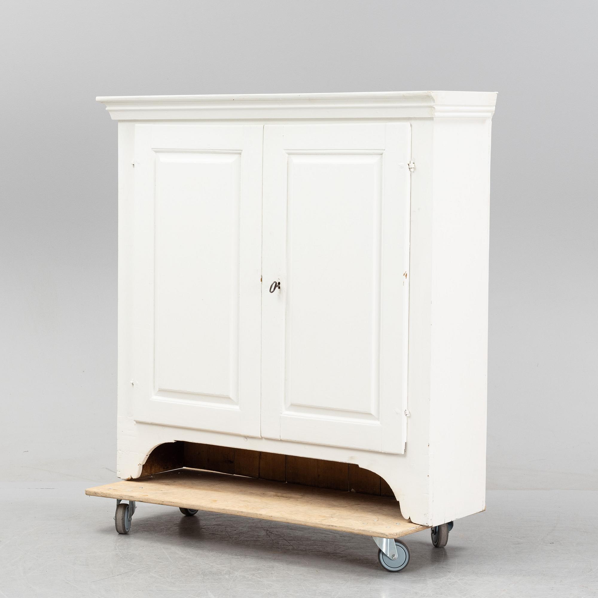 A painted cabinet, first part of the 19th Century.