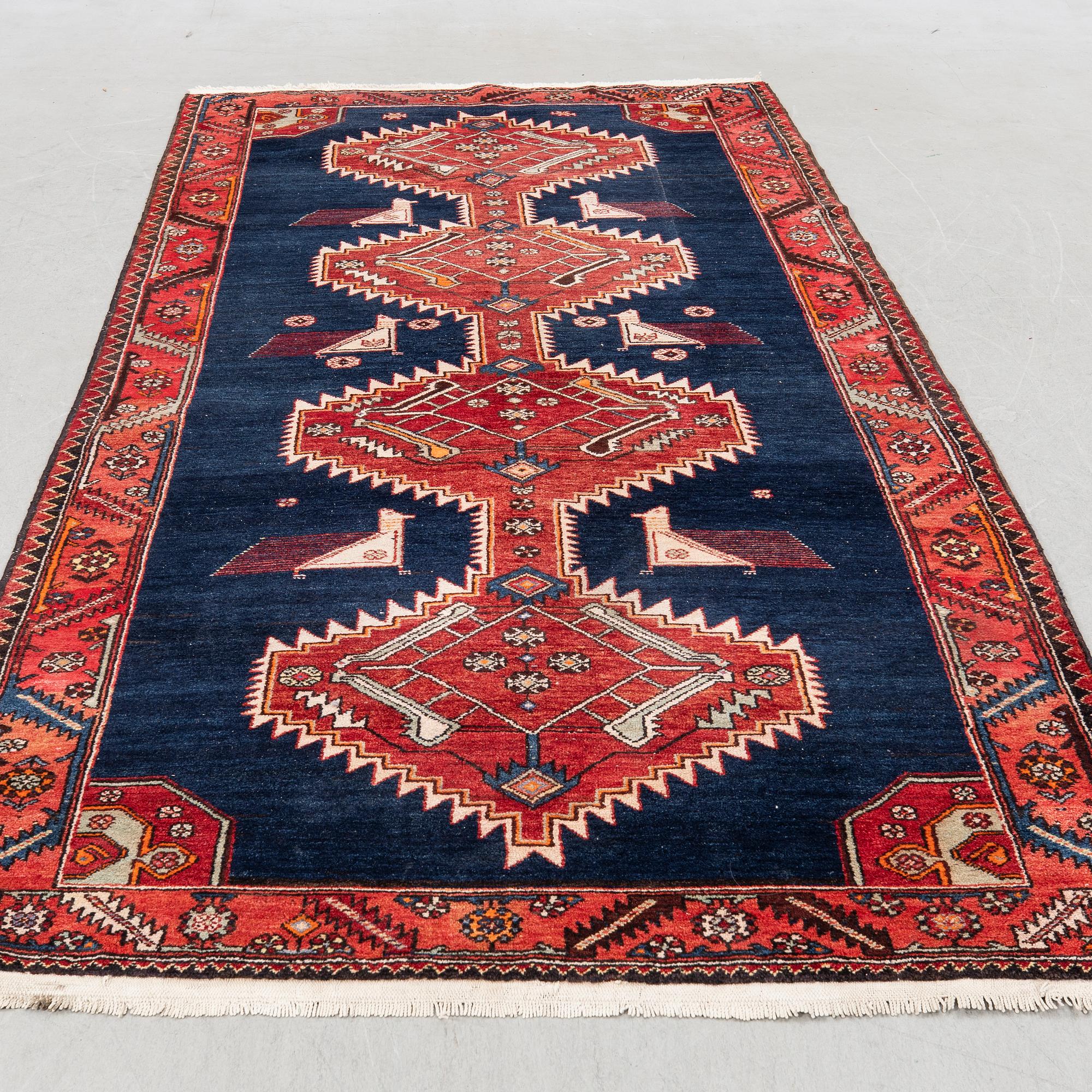 Carpet, Persia, approx. 305 x 148 cm.