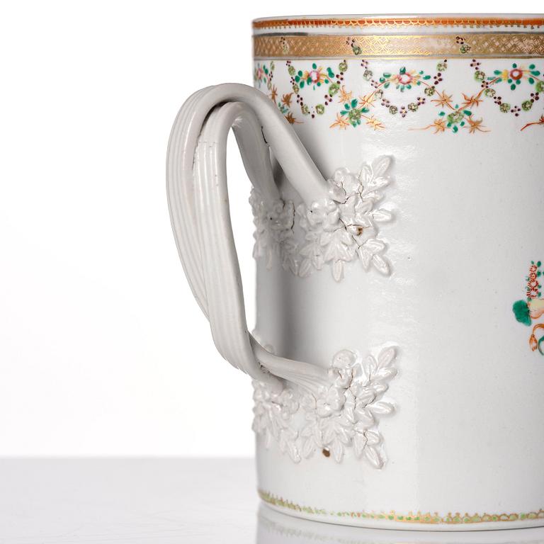 Mugg, kompaniporslin. Kina, Qingdynastin, Qianlong (1736-95).