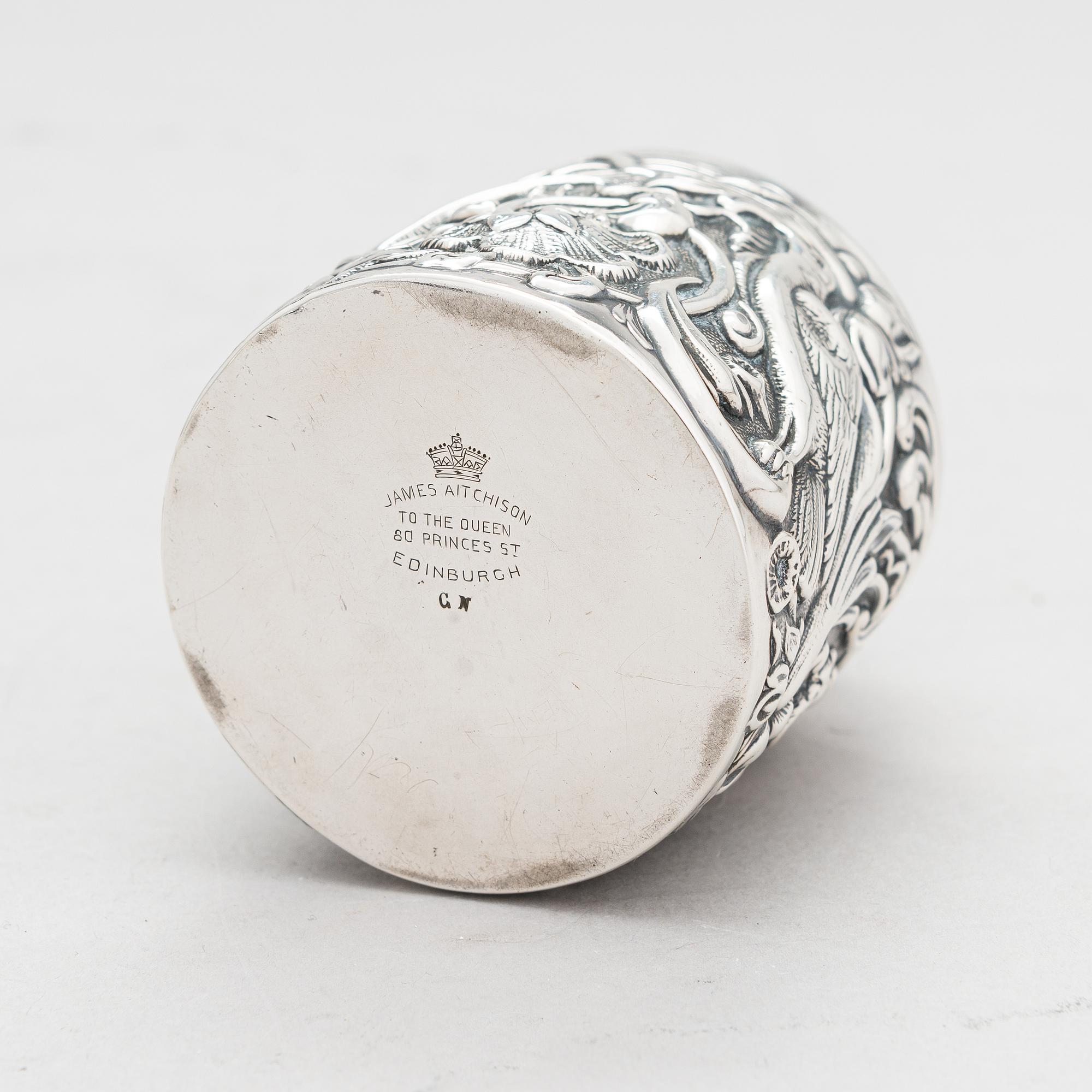 Lusikkapari, Lontoo 1787-91, purkki, Lontoo 1891 ja vati, Chester 1906, sterlinghopeaa, Englanti.