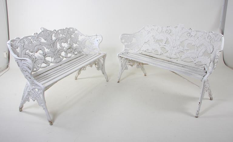 TRÄDGÅRDSSOFFOR, ett par, gjutjärn.