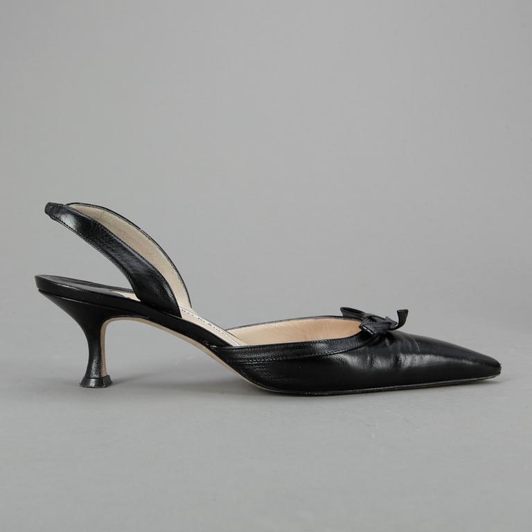 SKOR, tre par, DKNY, Ralph Lauren, Manolo Blahnik.