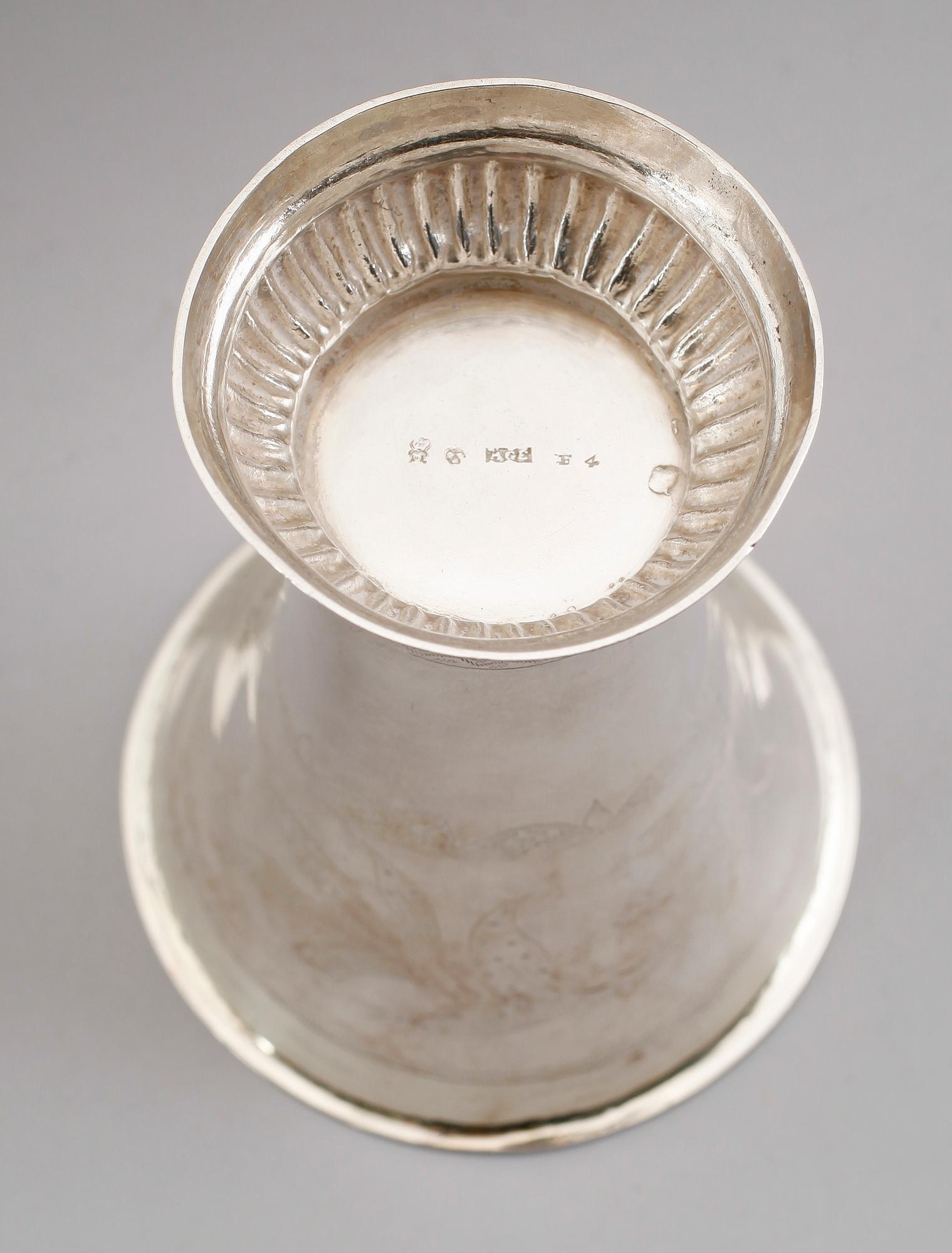 BÄGARE, silver, otydliga svenska stämplar, 1836. Vikt ca 92 gram.