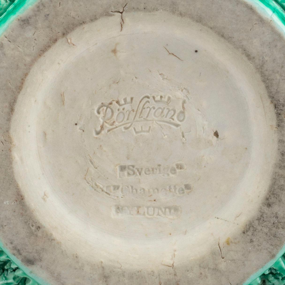 GUNNAR NYLUND, vas, chamotterat stengods, "Igelkottsvasen", Rörstrand.