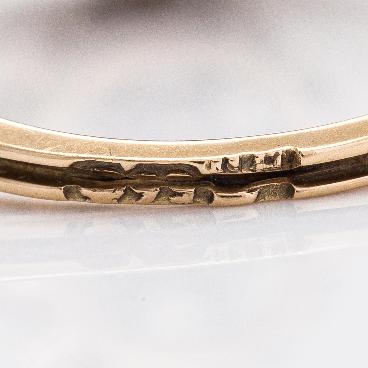 Ring, 14K guld och gammal- och risenslipade diamanter ca. 0.90 ct totalt. Ryssland.