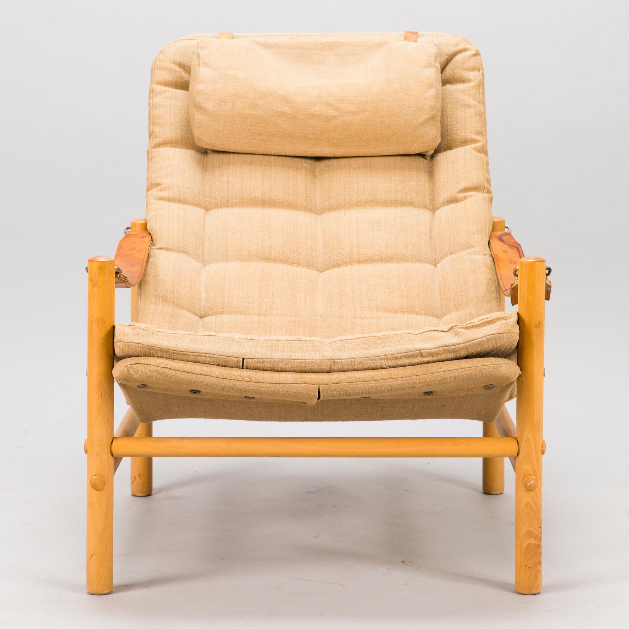BROR BOIJE, A pair of 'Junker' easy chairs and an ottoman for Dux, Sweden, latter half of the 20th Century.