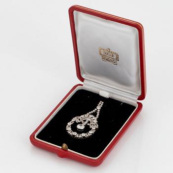 Hängssmycke platina med gammal-, åttkant- och rosenslipade diamanter.