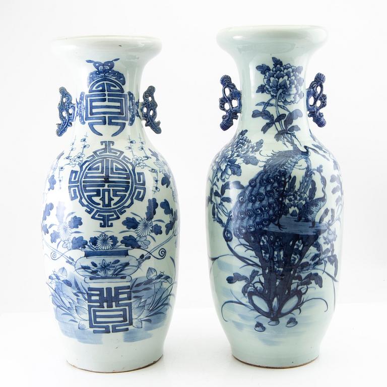 Two Chinese blue and white vases, late Qing dynasty, first half of the 20th century.