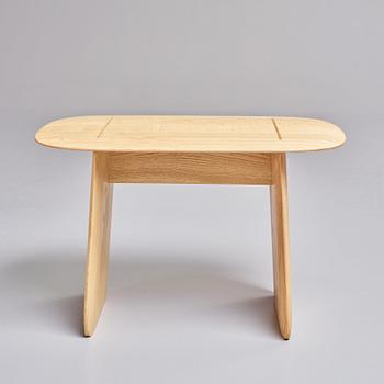 Claesson Koivisto Rune,  a "Hand" stool,   Sasimonokagu Takahashi, Japan 2019.