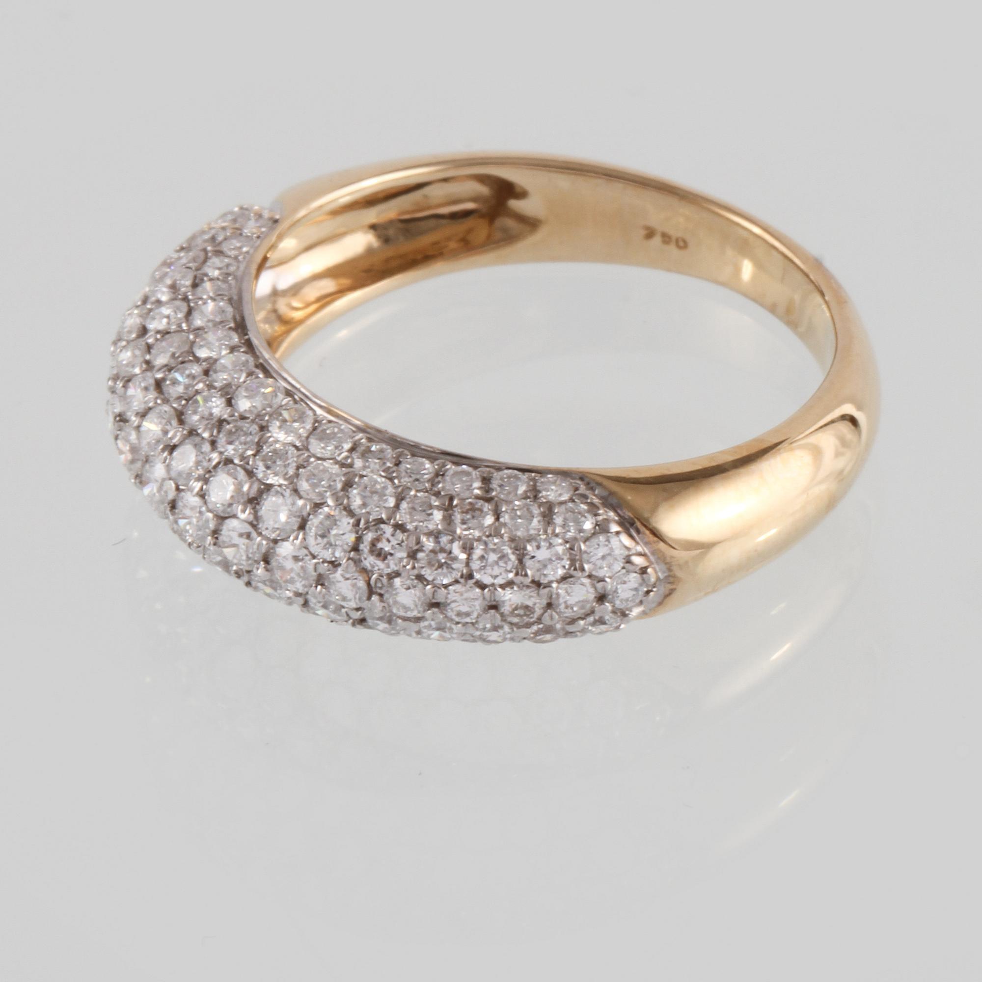 RING, 18K guld med briljantslipade diamanter, ca 2.00 ct. Vikt 4,8 gram.