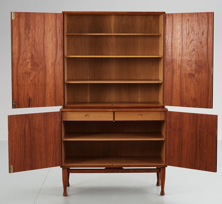 An Yngve Ekström teak and oak cabinet by Westbergs Möbler, Tranås 1950's.