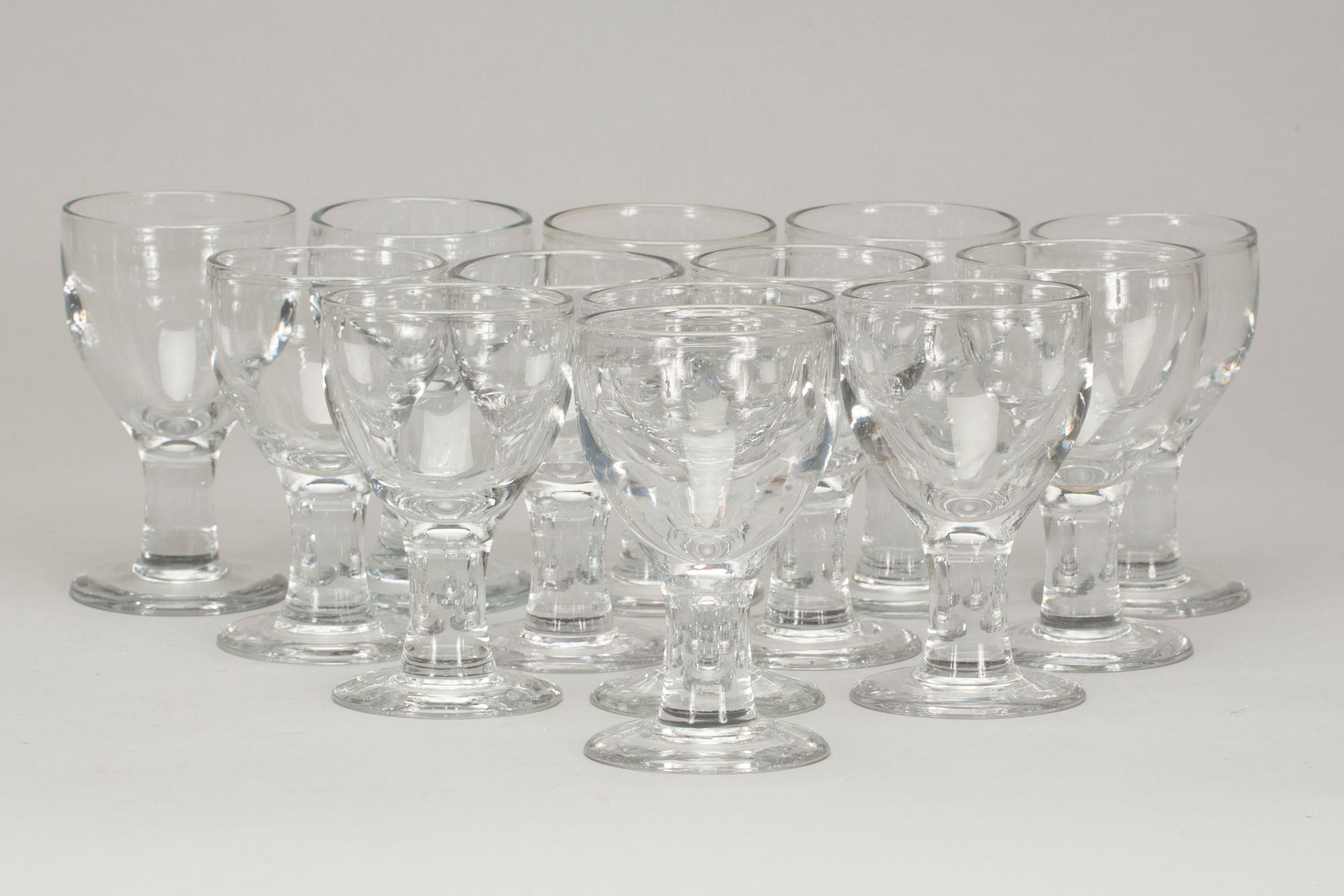 GLASSERVIS, 13 st, "Ruben", Signe Persson Melin,Boda glasbruk, formgivet 1967.