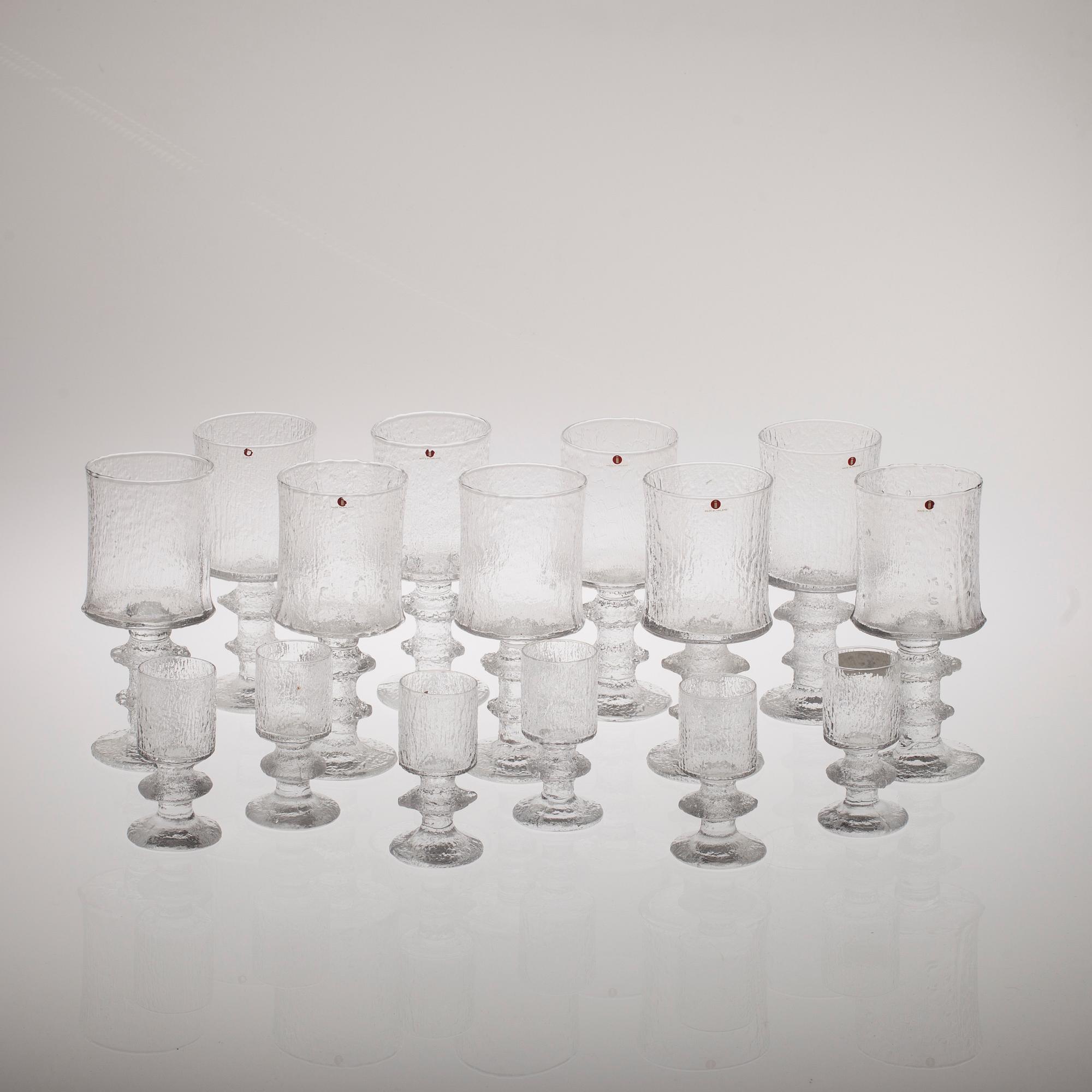 DRICKSGLAS, 9 st, "Jubileums-Festivo" samt DRICKSGLAS, 6 st, "Senatorn" design Timo Sarpaneva, Iittala, 1980-tal.