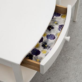 Carl Malmsten, a pair of 'Birgitta' bedside tables, Åfors Möbelfabrik, second half of the 20th Century.