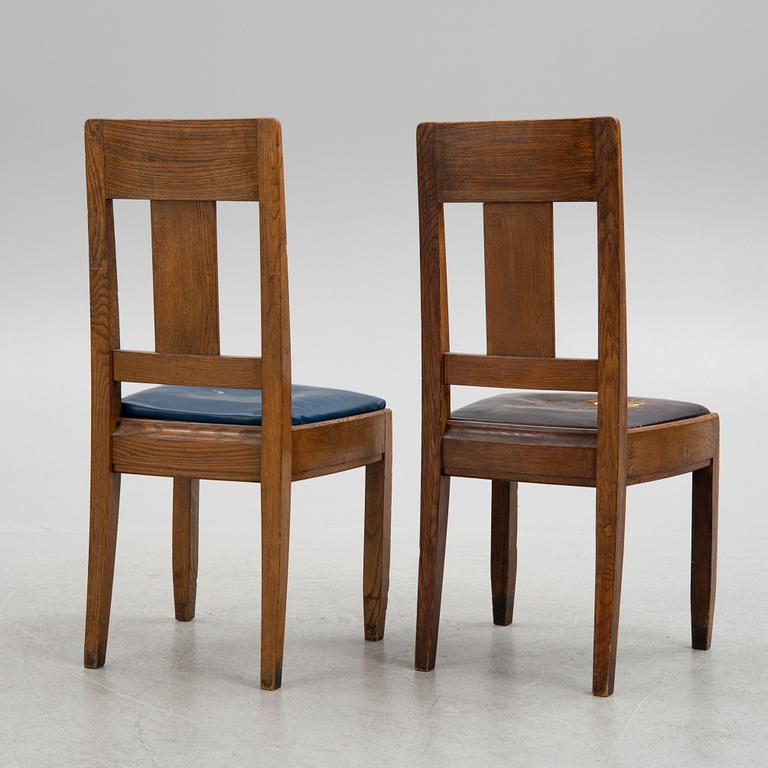 Carl Westman, attributed, a pair of oak chairs, from around the year 1915.