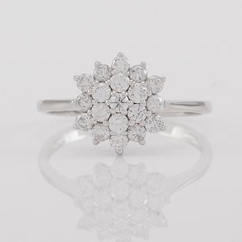 RING, 18K vitguld och diamanter tot ca 0.61 ct.