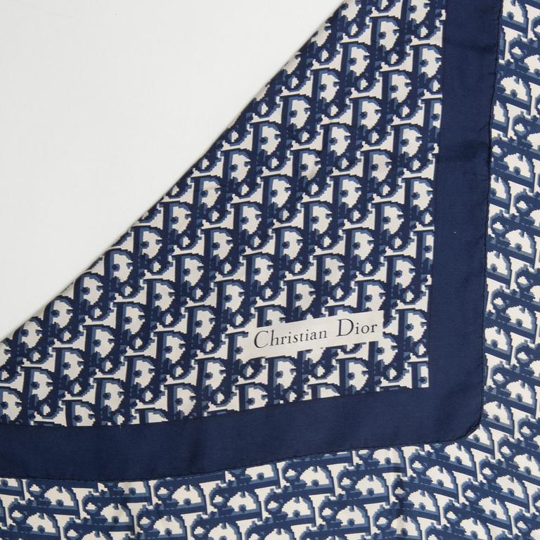 SCARF, Christian Dior.