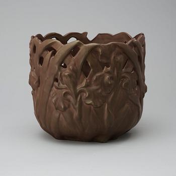 A Gunnar Wennerberg Art Nouveau creamware jardinière, Gustavsberg.