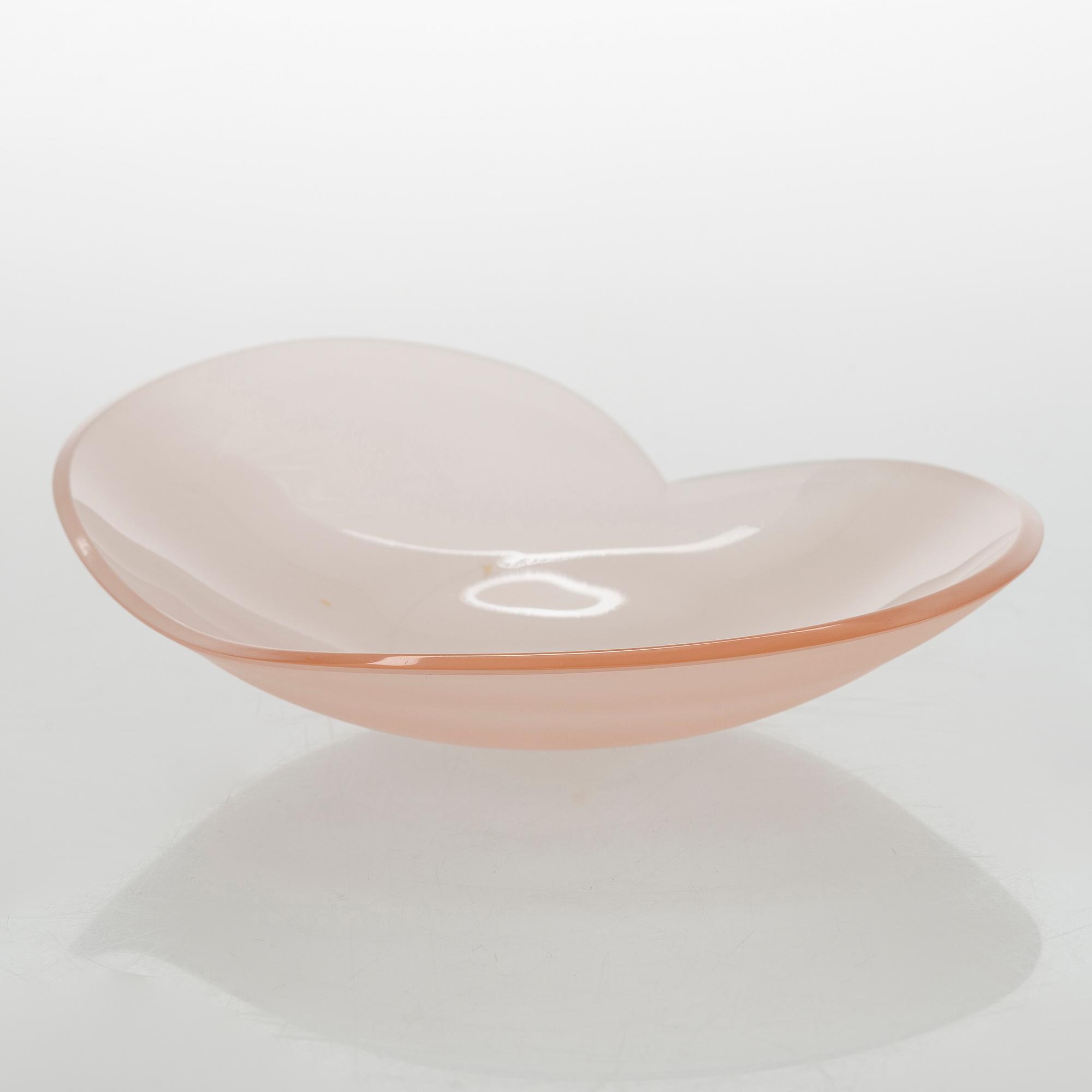Gunnel Nyman, A glass bowl model 'GN 51', osigned.