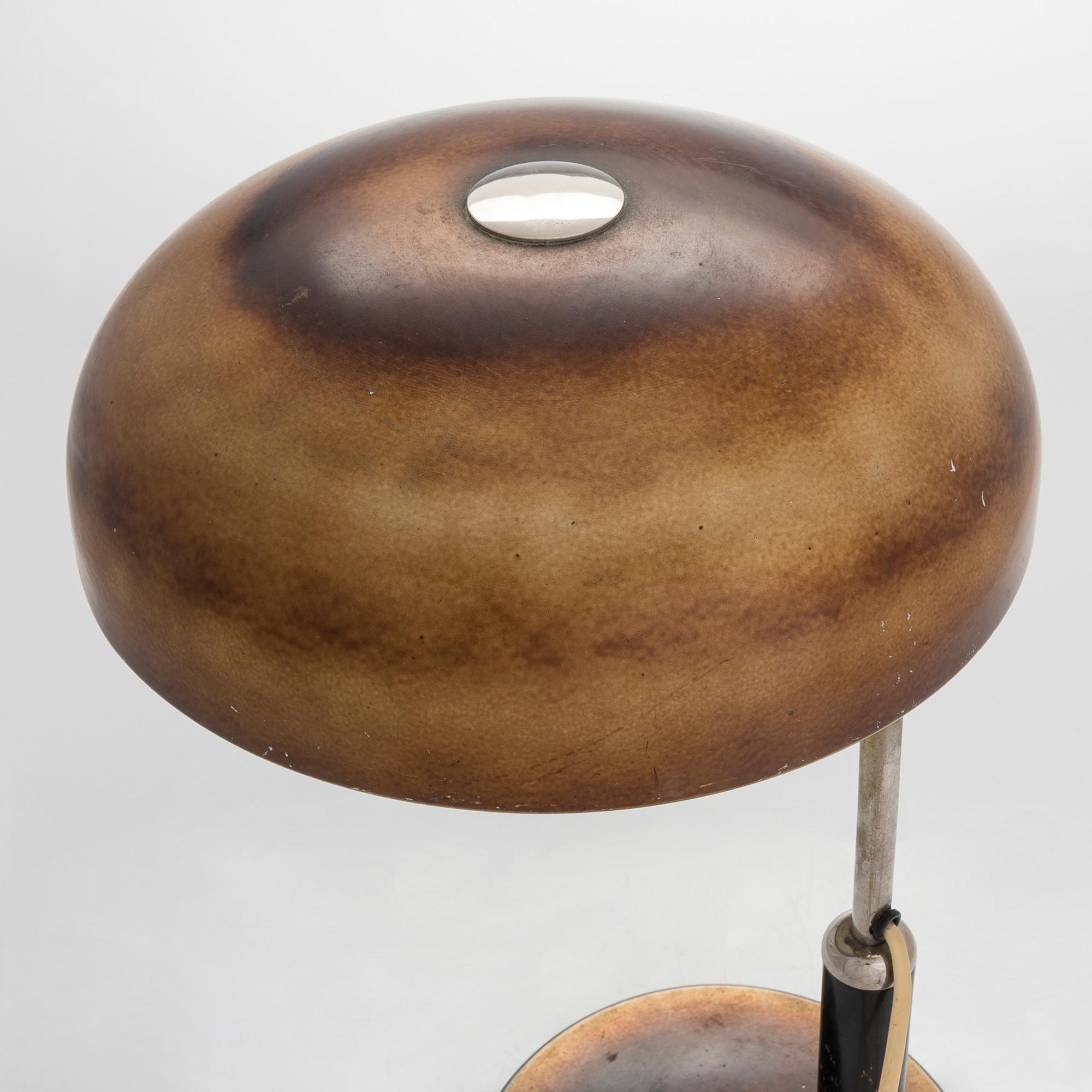 Paavo Tynell, bordslampa, beställningsarbete Taito 1938.