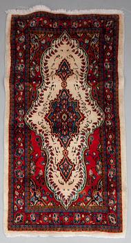 MATTO, Sarouk. Noin 142x76 cm.