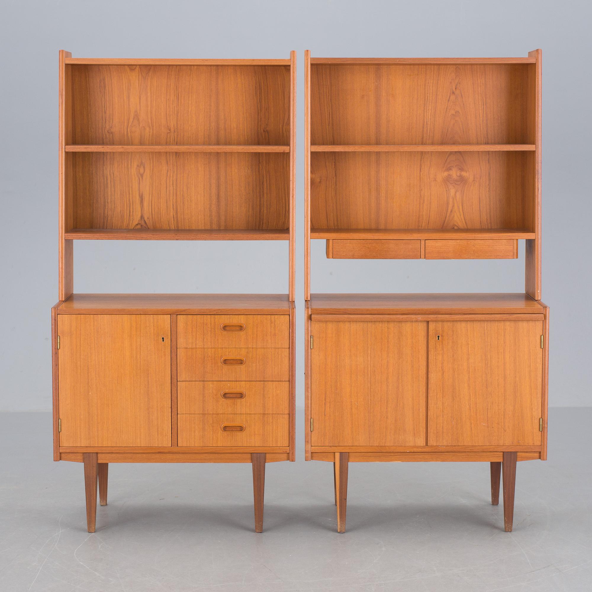 HYLLOR, två st, teak. 1900-talets mitt.