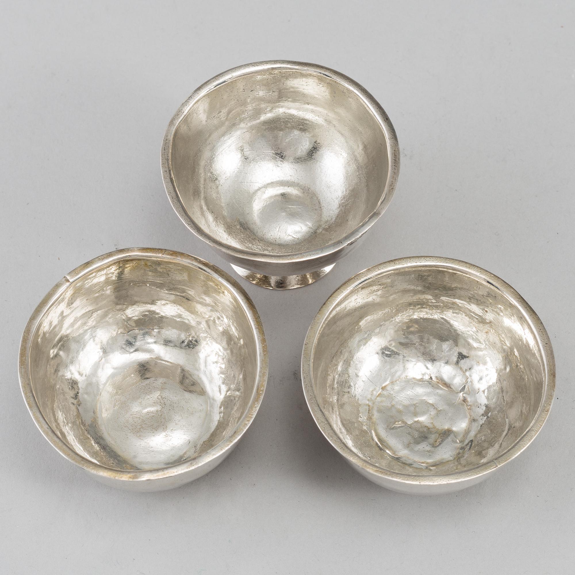 TUMLARE, 2 st samt SUPKOPP, silver, Sverige, 1700-tal.