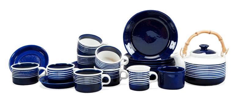A SET WITH 22 PIECES OF TEA SERVICE,
