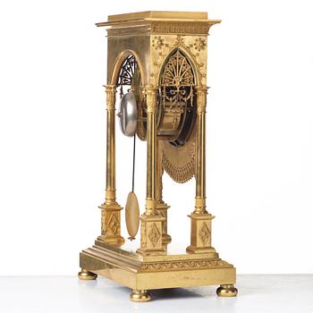 BORDSPENDYL, Paris, 1800-talets början.
