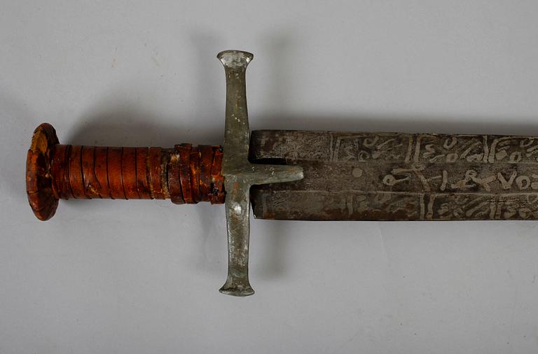 SVÄRD, orientaliskt, metall, 1800-/1900-tal.
