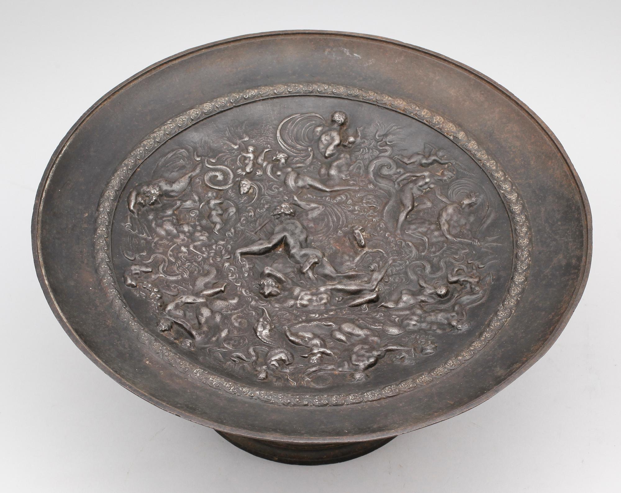 TAZZA, järn, renässansstil, möjligen Berlin, 1800-talets första hälft.