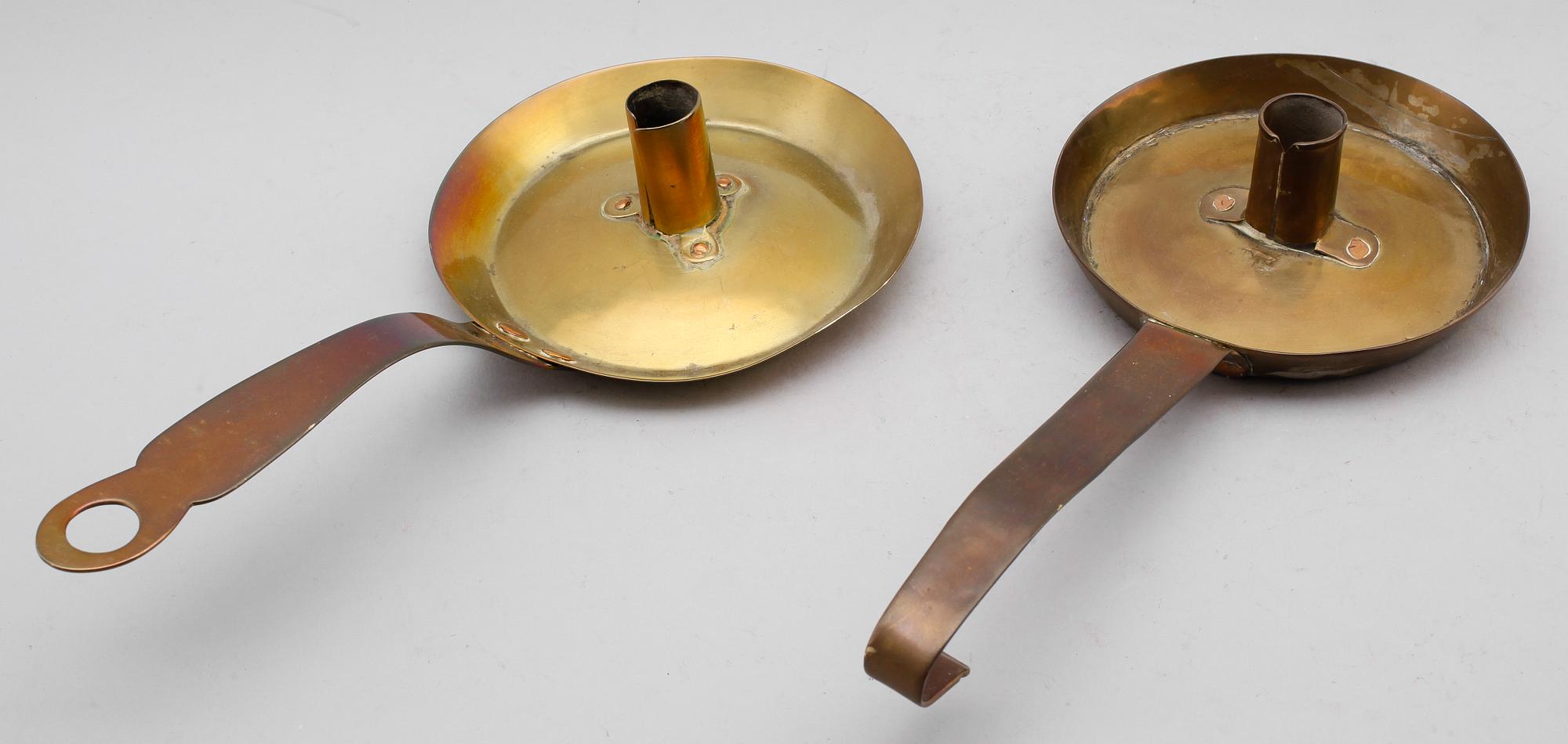 NATTLJUSSTAKAR, 2 st, mässing, 1700-/1800-tal.