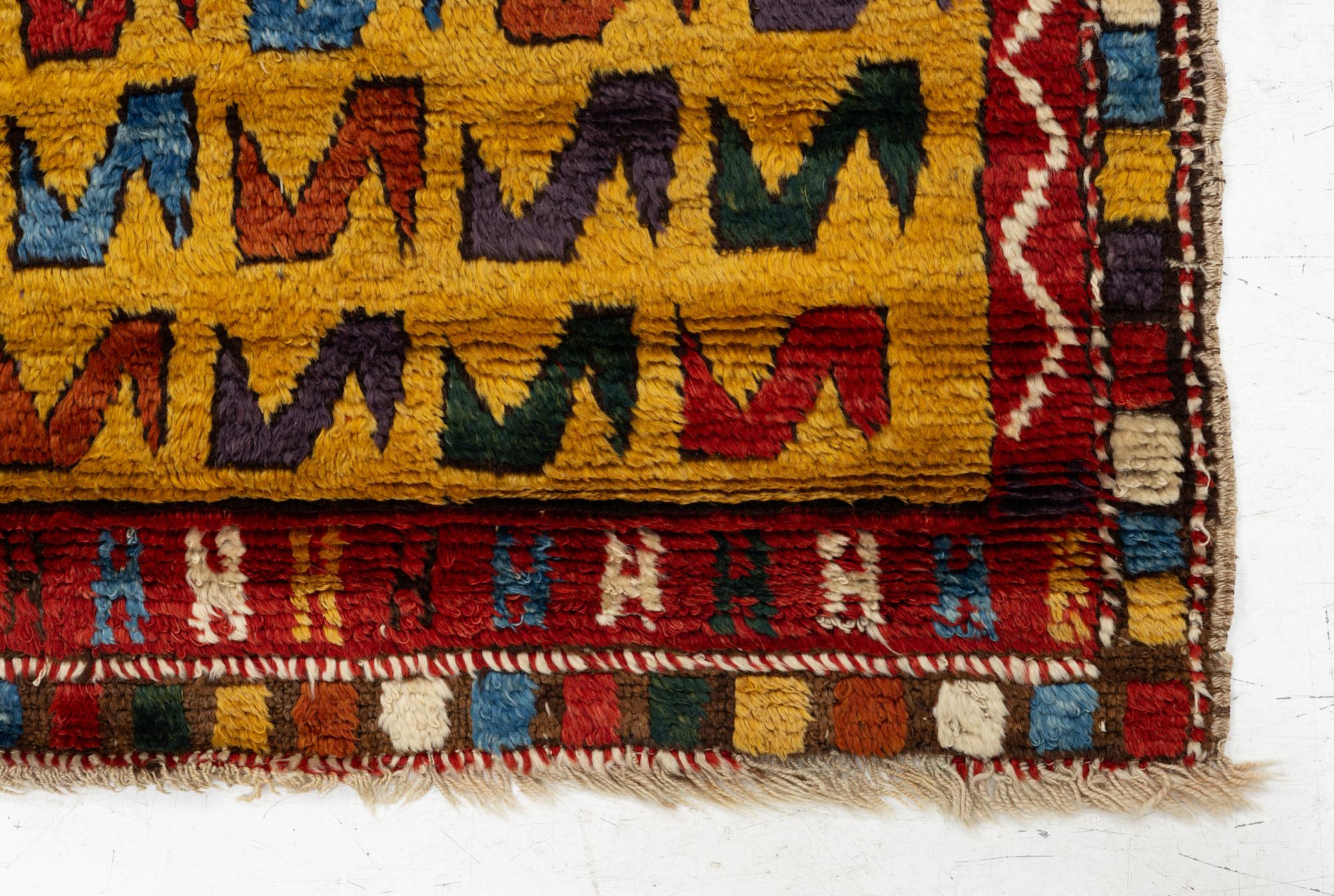 A Sultanhanı rug, Aksaray region, central Anatolia, c.. 160 x 136 cm.