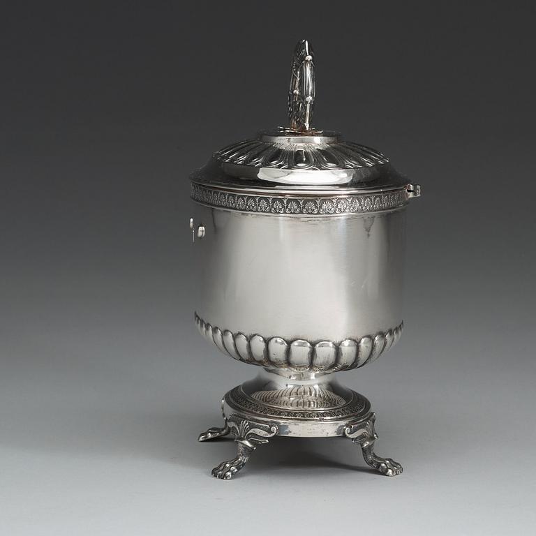 A Swedish 19th century silver sugar-casket, marks of Anders Lundqvist, Stockholm 1831.