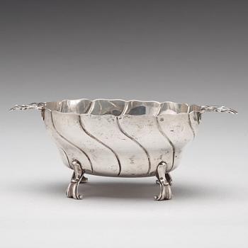 Petter Åkerman, konfektskål, silver, Stockholm
1769, rokoko.