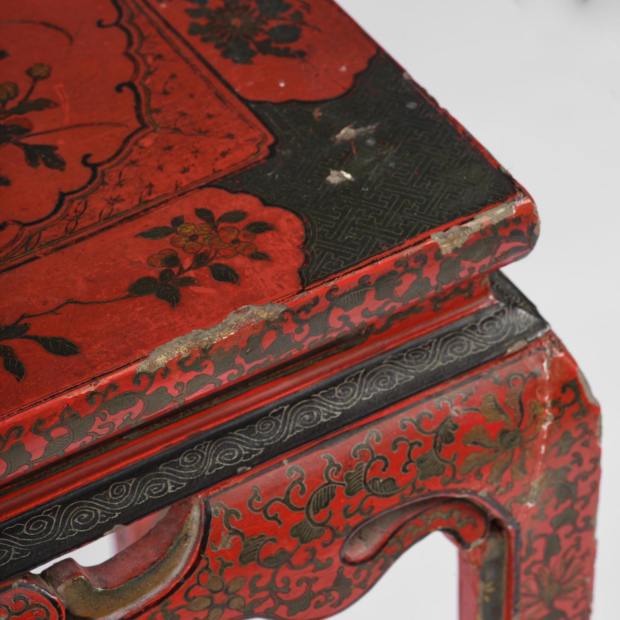 Altarbord, röd lack. Qingdynastin.