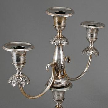 LJUSSTAKAR/KANDELABRAR, 2+2 st, silver, Karol Filip Malcz (1797 - 1867), Warszawa, 1800-tal, vikt ca 2010 g.