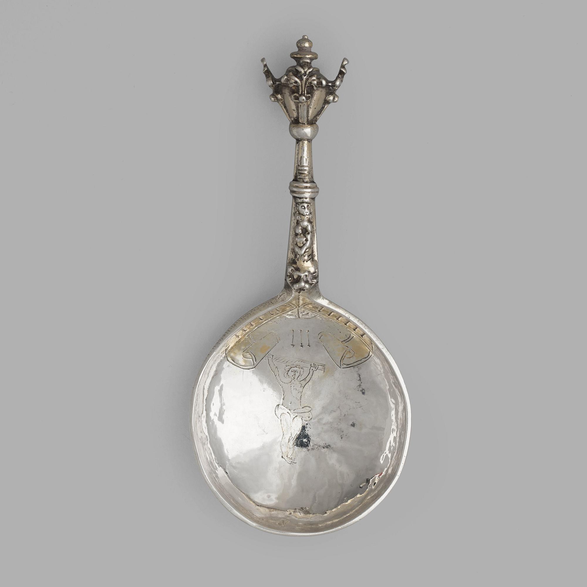 Thomas Beckman dä, sked med bladornerad knopp, silver (Örebro -1675-1701(-12)). Barock.