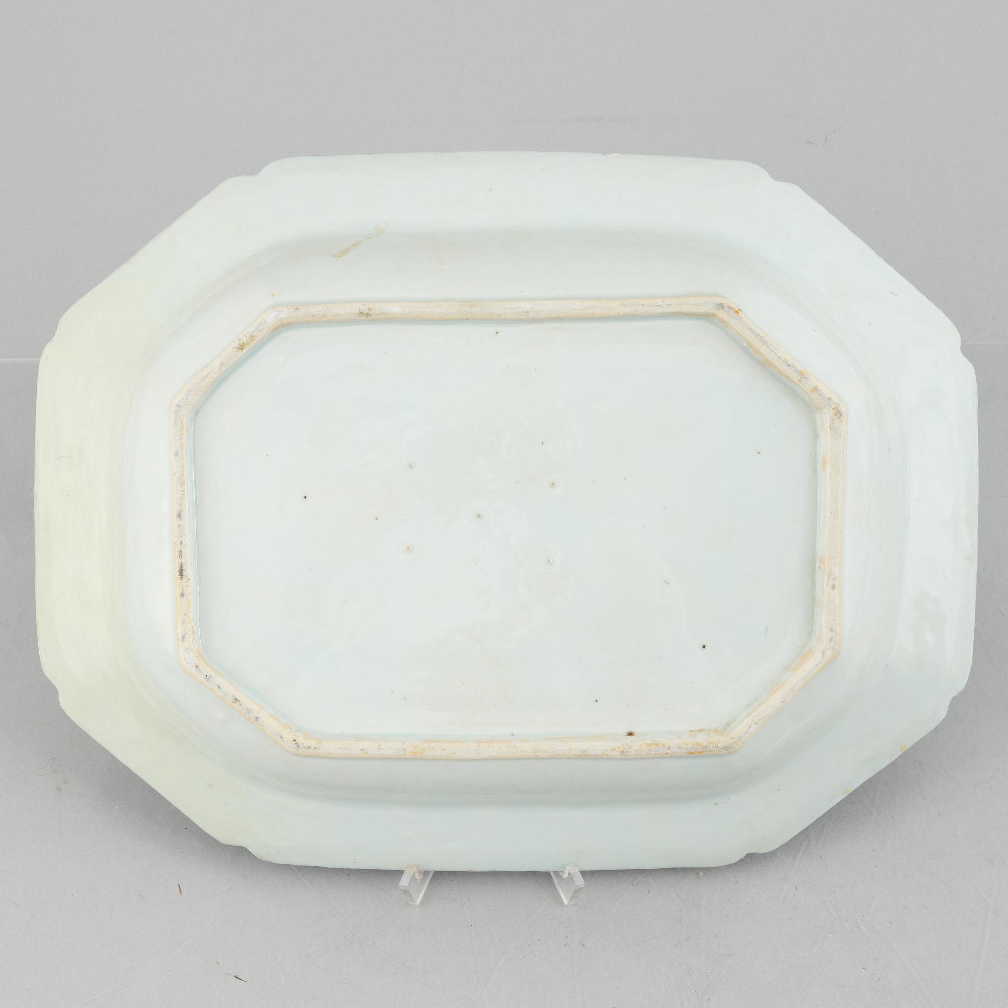 Seven pieces of Chinese porcelain, 18th-20th century.