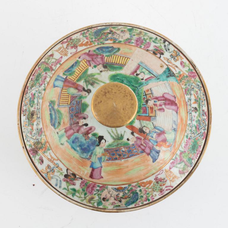 Karott med lock, porslin, Kanton, Kina, Qingdynastin, 1800-tal.