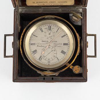 A ship chronometer, David Keys, London, around the year 1900.
