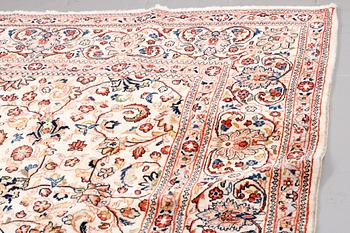 A Sarouk rug, 365 x 250 cm.