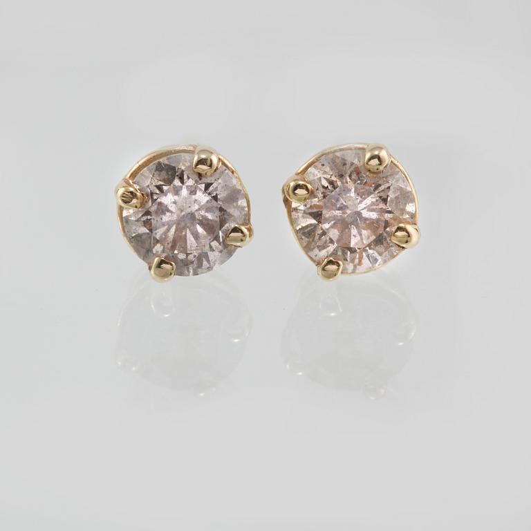 ÖRHÄNGEN, 14K guld med briljantslipade diamanter ca 0.75 ct. Vikt 0,9 gram.