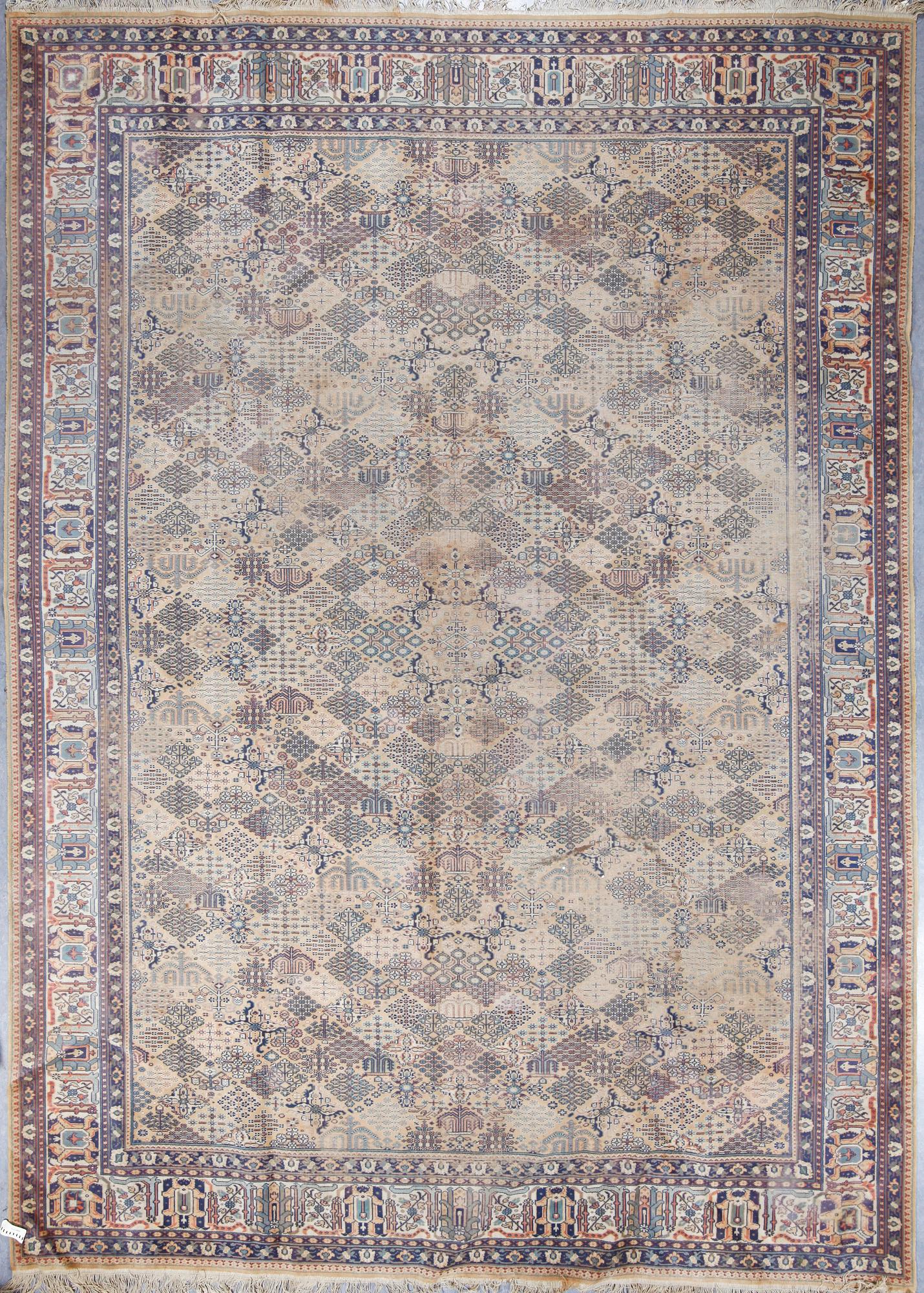 MATTA, semiantik Turkisk, ca 410x293 cm.