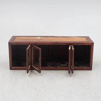 Vitrinskåp, Kina, 1900-tal.